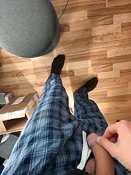 Snapshot of MassiveMask chatting on 04-07-26, 08:15 MassiveMask online show from 04-07-26, 08:15