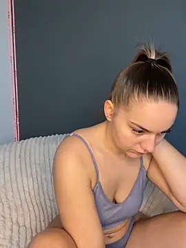 DominaDora17 online show from 04-28-26, 03:17