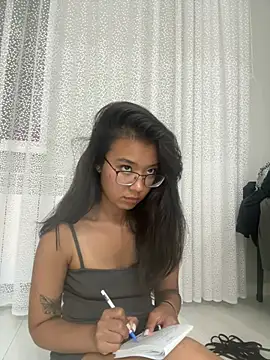 Snapshot of Z_Milll chatting on 07-16-26, 08:37 Z Milll online show from 07-16-26, 08:37