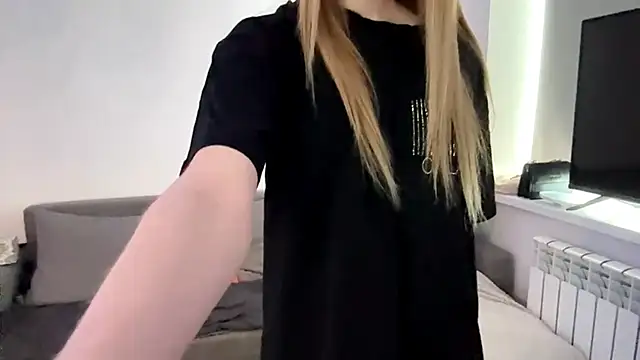 KatrineDrea online show from 04-10-26, 02:22