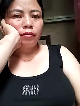 Snapshot of -Hami- chatting on 04-13-26, 07:14 -Hami- online show from 04-13-26, 07:14