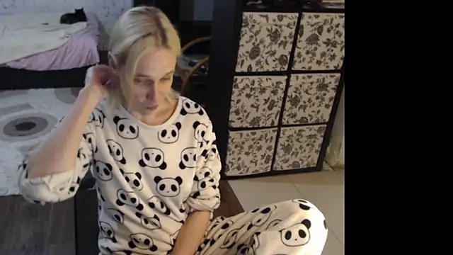 Snapshot of Sweet_hot_shrmp chatting on 05-18-26, 08:58 Sweet hot shrmp online show from 05-18-26, 08:58