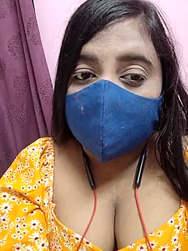 Snapshot of Tami-sonia chatting on 04-16-26, 06:41 Tami-sonia online show from 04-16-26, 06:41