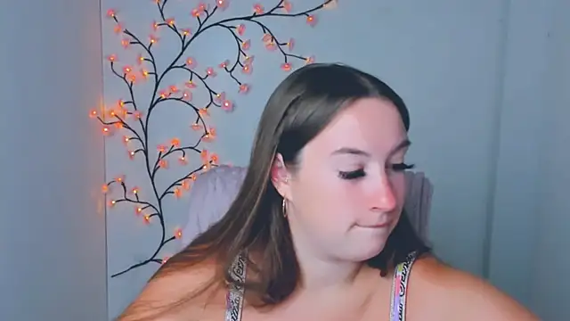Tiffani Angel online show from 07-19-26, 05:22
