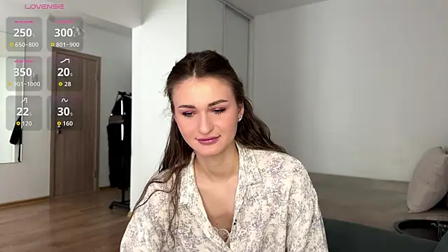 HallieHollo online show from 05-29-26, 11:08