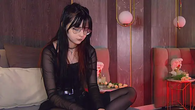 AmyRivers online show from 04-20-26, 05:37