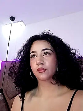 Snapshot of bella_swwan_ chatting on 06-28-26, 07:09 bella swwan online show from 06-28-26, 07:09