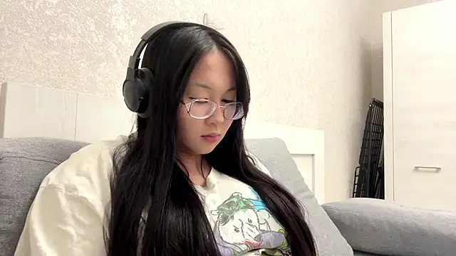 Snapshot of Feylinmay chatting on 04-12-26, 10:04 Feylinmay online show from 04-12-26, 10:04