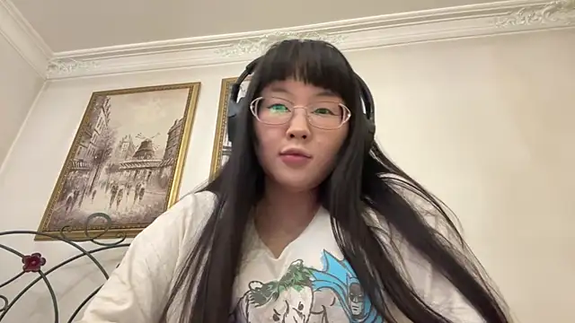 Snapshot of Feylinmay chatting on 04-30-26, 10:43 Feylinmay online show from 04-30-26, 10:43