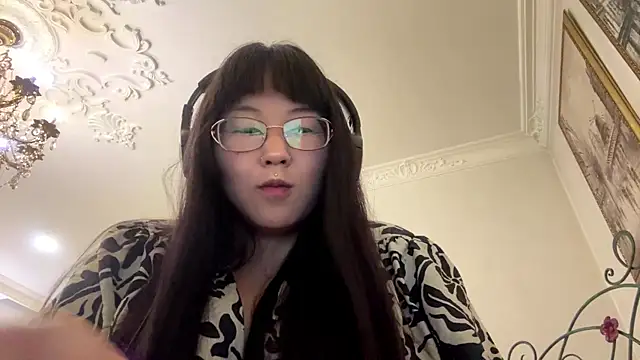 Snapshot of Feylinmay chatting on 05-06-26, 06:02 Feylinmay online show from 05-06-26, 06:02