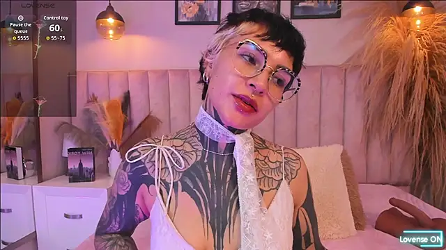 Luana fiore online show from 04-29-26, 12:20