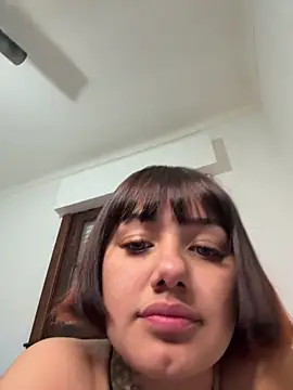 Snapshot of Abrildqquino chatting on 05-15-26, 11:34 Abrildqquino online show from 05-15-26, 11:34