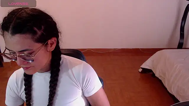 FreyaRouge online show from 04-20-26, 03:37