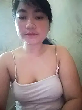 Snapshot of Linh_Hoang chatting on 06-04-26, 08:09 Linh Hoang online show from 06-04-26, 08:09