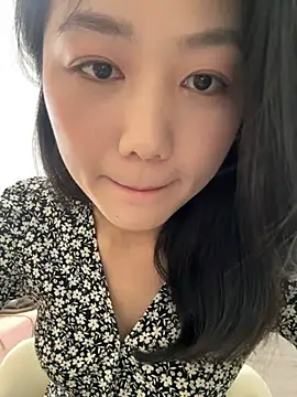 Snapshot of Shanshan_1267 chatting on 05-27-26, 02:19 Shanshan 1267 online show from 05-27-26, 02:19