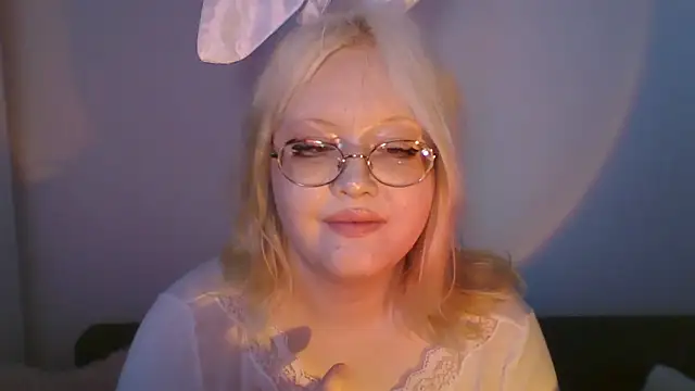 Snapshot of Elayne_Sweet chatting on 04-05-26, 08:11 Elayne Sweet online show from 04-05-26, 08:11