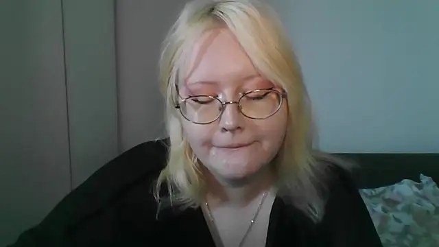 Snapshot of Elayne_Sweet chatting on 04-13-26, 08:09 Elayne Sweet online show from 04-13-26, 08:09