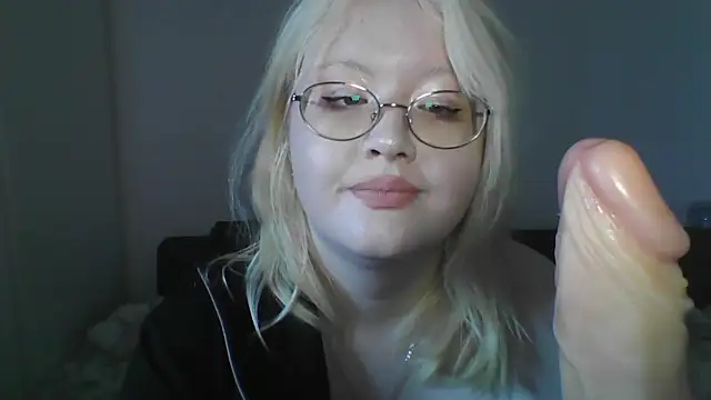 Snapshot of Elayne_Sweet chatting on 04-22-26, 06:05 Elayne Sweet online show from 04-22-26, 06:05