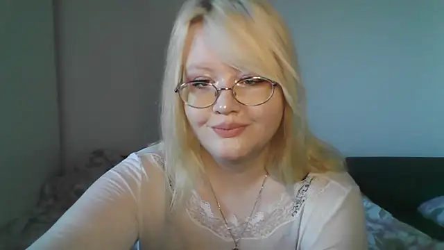Snapshot of Elayne_Sweet chatting on 05-06-26, 06:08 Elayne Sweet online show from 05-06-26, 06:08