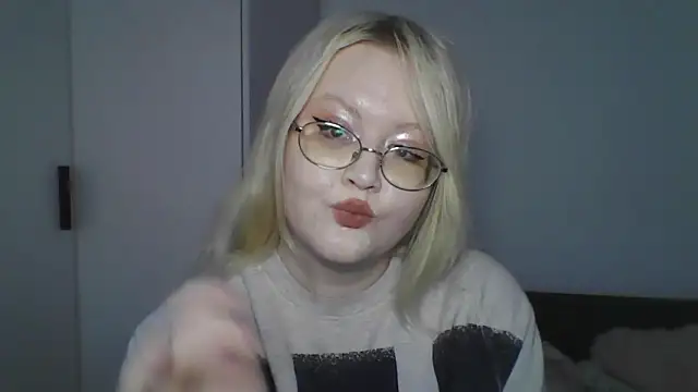 Snapshot of Elayne_Sweet chatting on 05-19-26, 06:09 Elayne Sweet online show from 05-19-26, 06:09