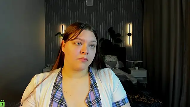 Evelyne Loo online show from 04-28-26, 12:42