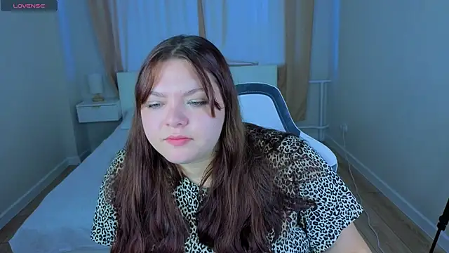 Evelyne Loo online show from 05-10-26, 01:11
