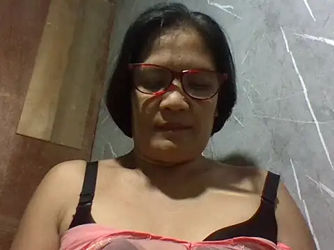 Snapshot of PinayZaira chatting on 05-22-26, 05:29 PinayZaira online show from 05-22-26, 05:29