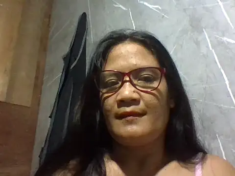 Snapshot of PinayZaira chatting on 06-01-26, 05:36 PinayZaira online show from 06-01-26, 05:36