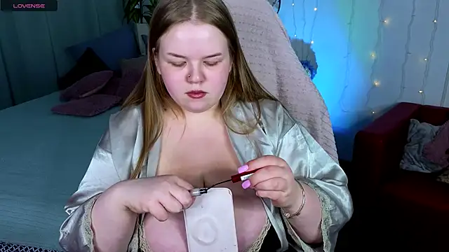 Sweetiest Pie online show from 04-14-26, 01:50
