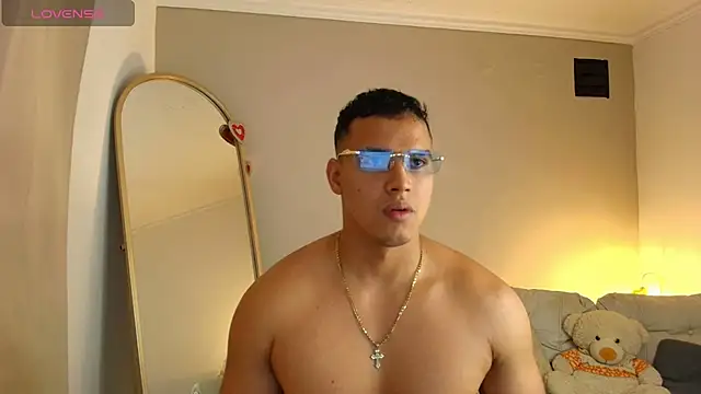Maxi and Ares online show from 04-05-26, 07:11