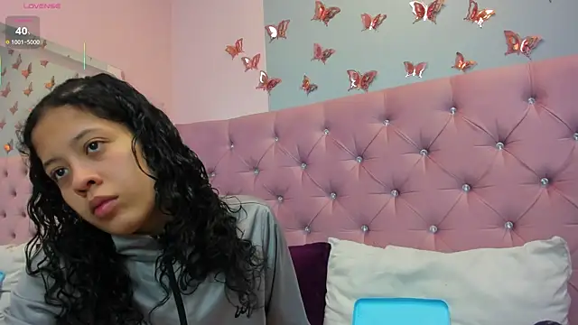 Snapshot of Kaira_luxury chatting on 06-15-26, 03:09 Kaira luxury online show from 06-15-26, 03:09