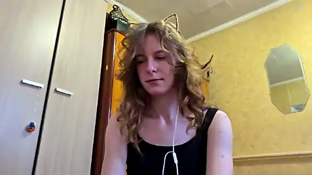DonnaKuc online show from 04-13-26, 06:08
