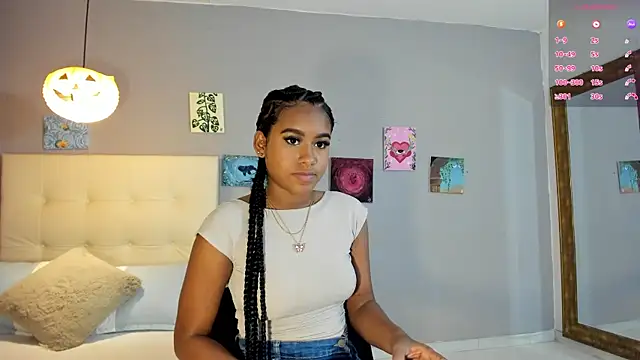 Snapshot of Melaniaa_Roussee chatting on 05-11-26, 02:17 Melaniaa Roussee online show from 05-11-26, 02:17