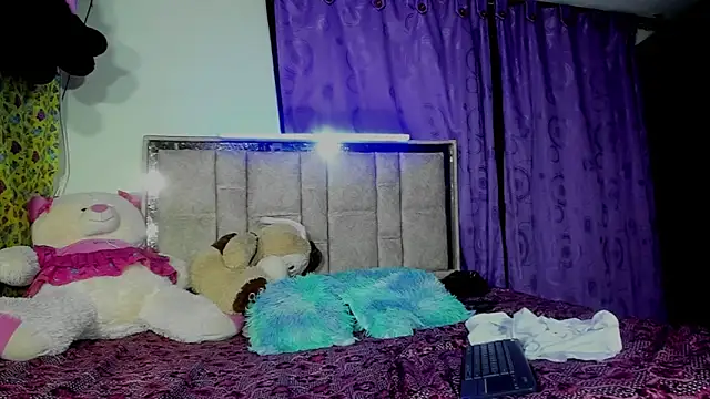 moniquehisk online show from 04-12-26, 03:28
