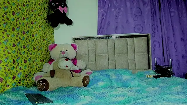 moniquehisk online show from 04-18-26, 01:59