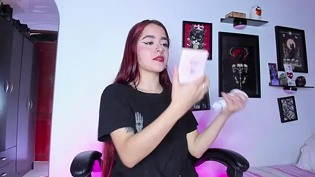 Red DollX online show from 05-26-26, 05:20