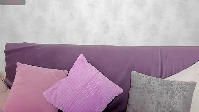 Simply Alex online show from 06-12-26, 01:04