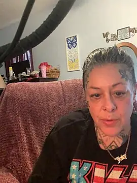 Kitty bang online show from 04-15-26, 07:21