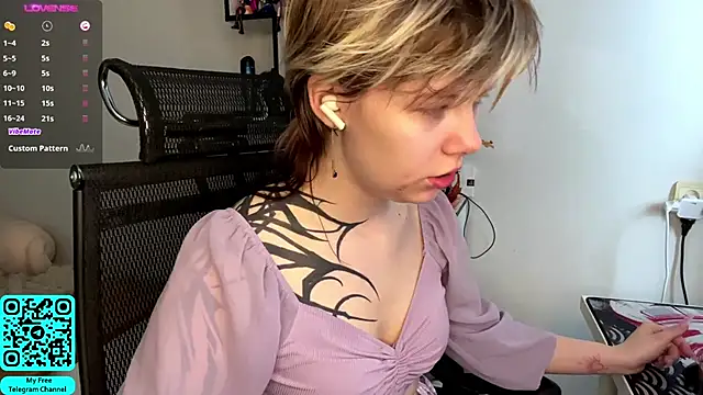 MadalynNosel online show from 04-21-26, 07:03