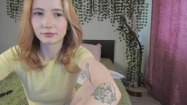 Snapshot of Leona_Vixen chatting on 04-18-26, 06:39 Leona Vixen online show from 04-18-26, 06:39