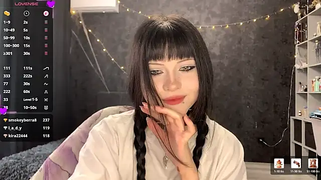 EmilyEmbears online show from 05-12-26, 06:32