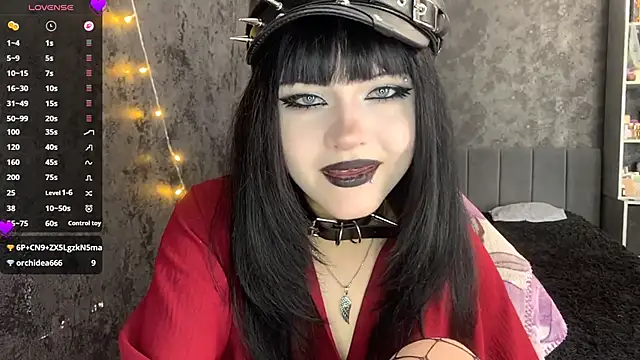 Snapshot of EmilyEmbears chatting on 06-15-26, 07:21 EmilyEmbears online show from 06-15-26, 07:21