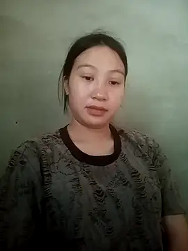 lucynguyen2 online show from 04-02-26, 09:40