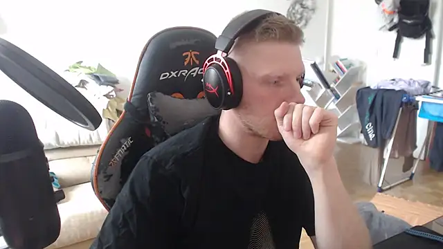 White eyebrow online show from 04-02-26, 10:57