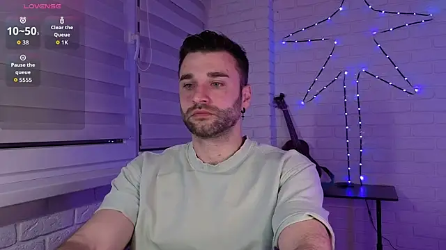 Snapshot of DaddySlava chatting on 05-19-26, 06:25 DaddySlava online show from 05-19-26, 06:25