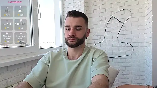 Snapshot of DaddySlava chatting on 06-25-26, 01:04 DaddySlava online show from 06-25-26, 01:04