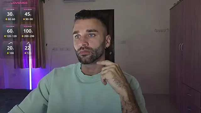Snapshot of DaddySlava chatting on 07-30-26, 05:17 DaddySlava online show from 07-30-26, 05:17