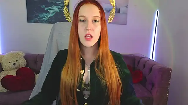 Snapshot of EvaBellea chatting on 05-06-26, 01:27 EvaBellea online show from 05-06-26, 01:27