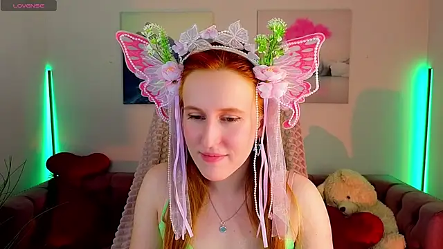 Snapshot of EvaBellea chatting on 05-24-26, 01:05 EvaBellea online show from 05-24-26, 01:05