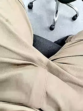 Snapshot of samosa7678 chatting on 04-12-26, 01:38 samosa7678 online show from 04-12-26, 01:38